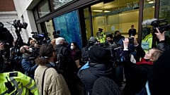 Assange'ın duruşmasının yapıldığı bina