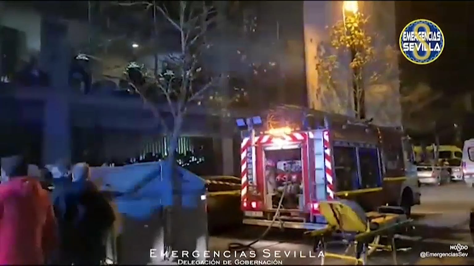 Exterior de la residencia de ancianos afectada por un incendio en Sevilla