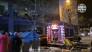 Exterior de la residencia de ancianos afectada por un incendio en Sevilla