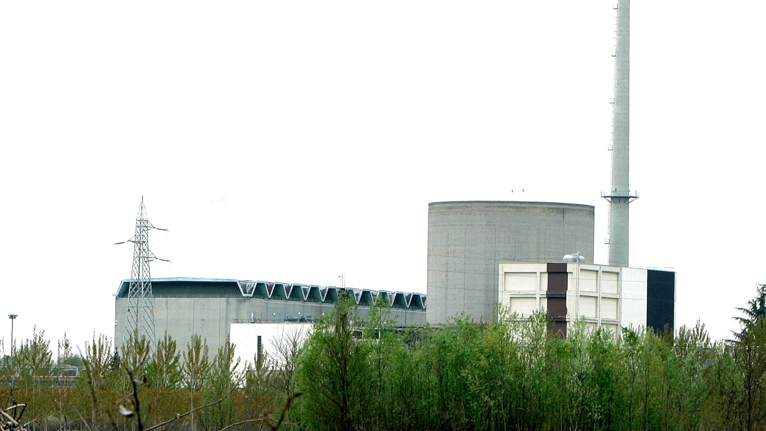 La centrale nucleare di Trino ha cominciato a produrre energia elettrica nel 1965. È stata chiusa nel 1990
