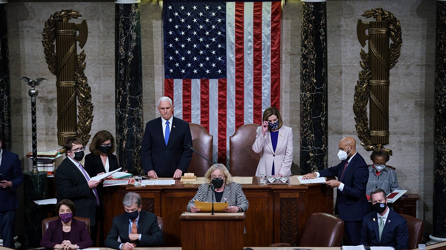 Mike Pence et Nancy Pelosi au Congrès