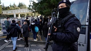 Gözaltına alınan 40 şüpheliden 24'ü adliyeye sevk edildi