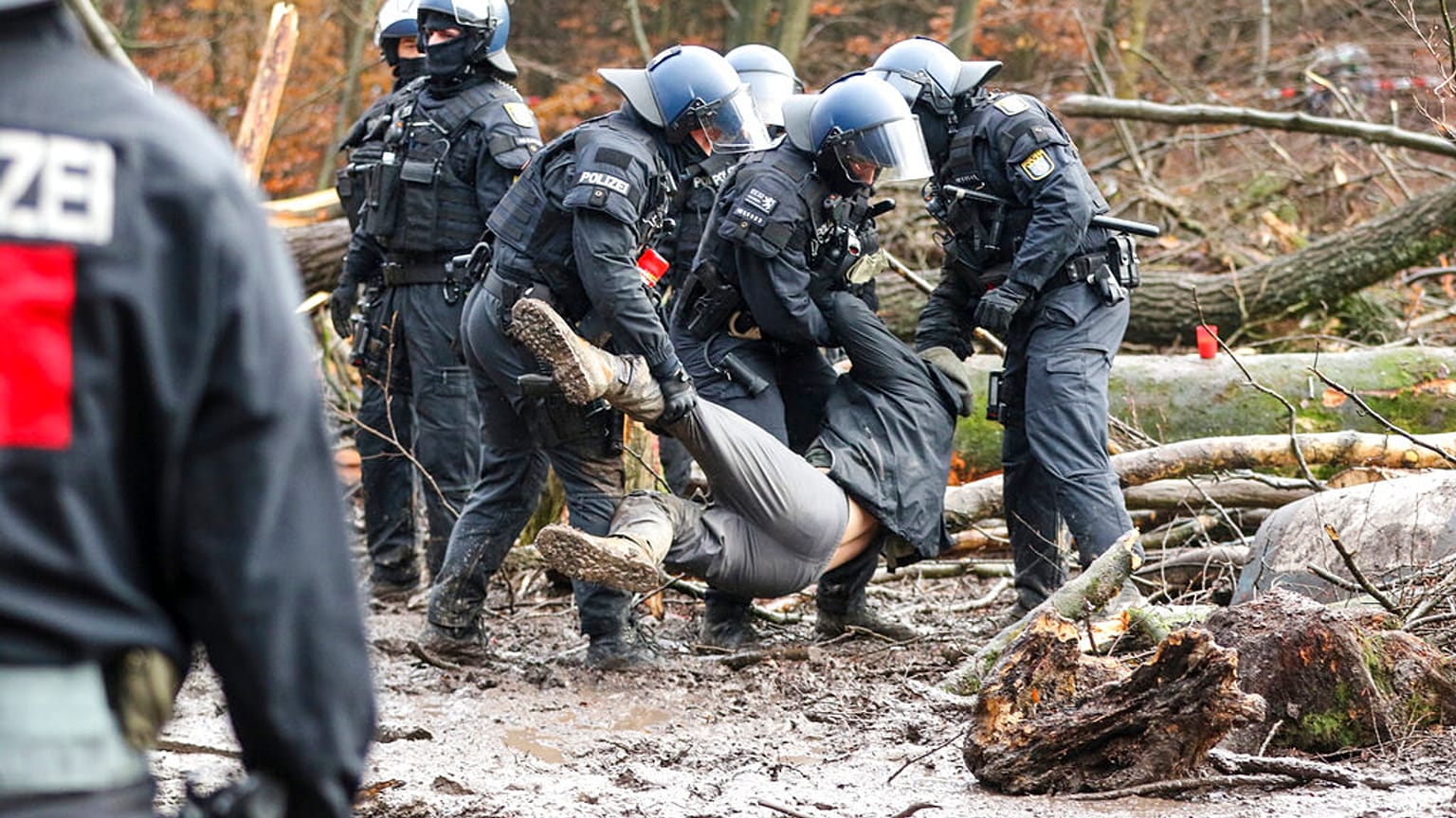 Polizeieinsatz im Dannenröder Forst - am 7.12.2020