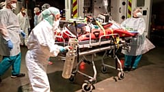 Archives : transfert d'un patient Covid-19 de Lyon à Strasbourg, le 12/11/2020.
