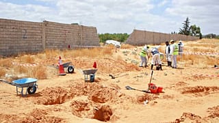 Libya'nın Terhune kasabası ve çevresinde en az 27 toplu mezar bulundu