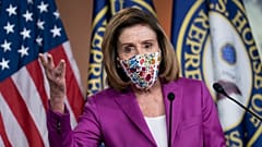 Pelosi: „Trumpot le kell váltani!”