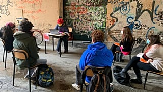 Lezioni all'aperto in un liceo di Faenza