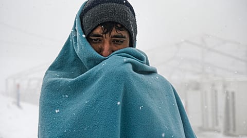 Bosnia migrants: Around 850 being moved to heated tents amid freezing conditions in Lipa camp