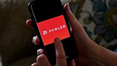 Приложение Parler на телефоне.