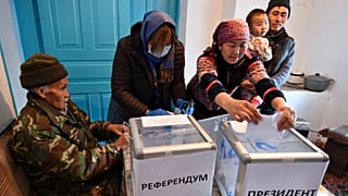 Kırgızistan'da cumhurbaşkanlığı seçimleri ve referandum