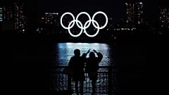Japonya'nın başkenti Tokyo'da Olimpiyat Oyunları amblemi