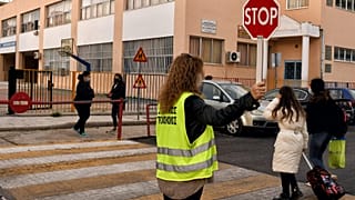 Επαναλειτουργία σχολείων