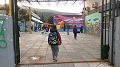 Grèce : les écoles et les crèches rouvrent mais le confinement est prolongé