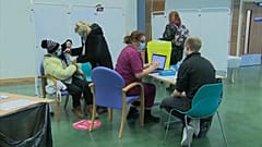 Covid-19-Impfungen: Großbritannien zieht Tempo an