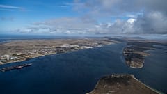 Die Falkland-Inseln im Südatlantik aus der Luft