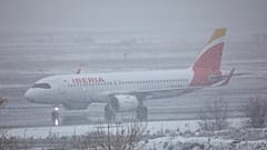 Imagen del aeropuerto Adolfo Suárez-Madrid Barajas durante el paso de la tormenta Filomena