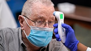 Europa, entre el confinamiento y la vacunación