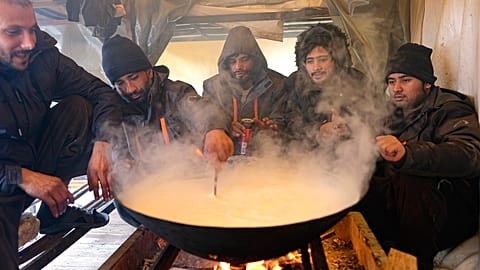 Bosnia migrants snow