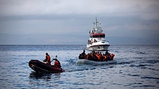 Frontex, göçmenlere müdahale ederken / Arşiv