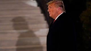 Trump entre o muro do México e o cerco a Pence