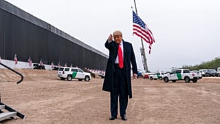 Donald Trump am Dienstag bei einem Besuch der Grenzmauer zu Mexiko in Alamo, Texas