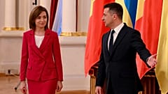Украина и Молдавия будут стремиться к полноправному членству в ЕС, заявили президенты Владимир Зеленский и Майя Санду. 