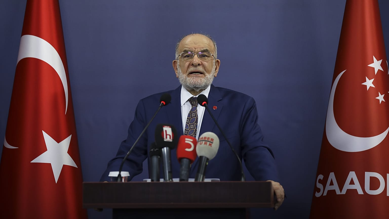 Saadet Partisi Genel Başkanı Temel Karamollaoğlu.