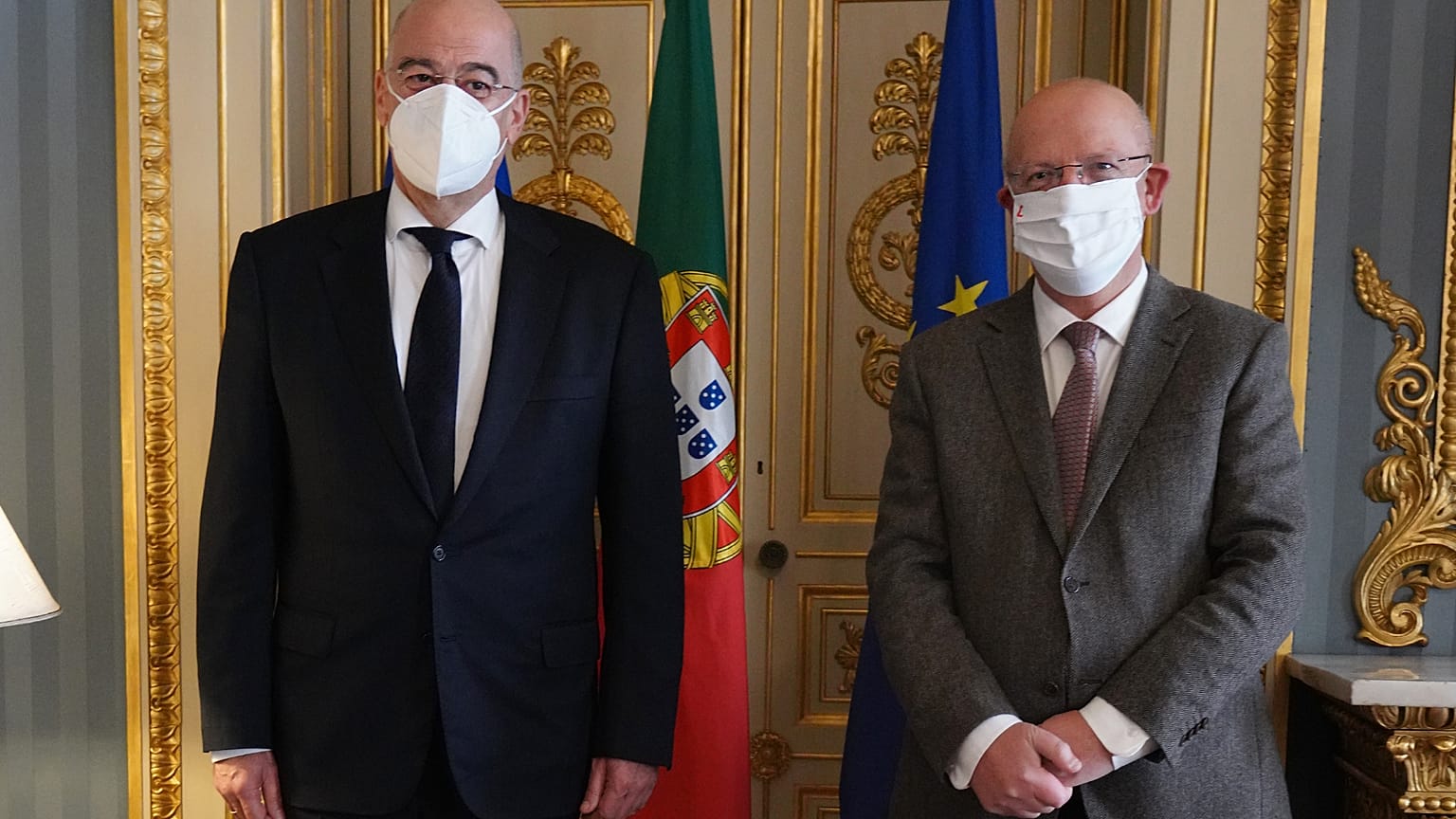 Ο Έλληνας ΥΠΕΞ με τον Πορτογάλο ομολογό του