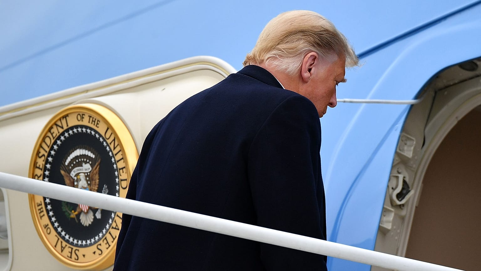 Snaphat, ABD Başkanı Donald Trump'ın hesabını kalıcı olarak kapatacağını duyurdu.