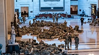 Η Εθνοφρουρά παρακολουθεί στενά επί 24ώρου βάσης το αμερικανικό Καπιτώλιο