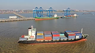 Çin, 2020 yılında ticaret fazlasını 535 milyar dolara çıkardı.