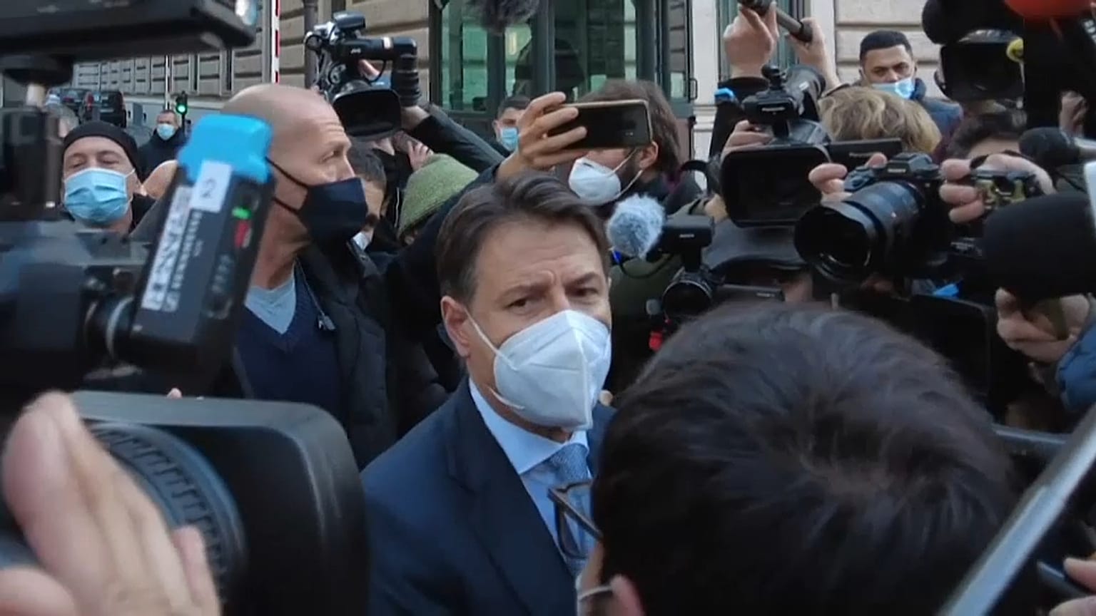 Italie : toujours le flottement politique, en pleine crise sanitaire