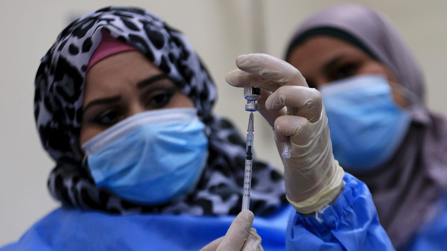 الأردن تبدأ بتوفير لقاح كوفيد-19 للاجئين السوريين