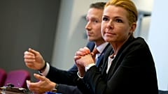 Die ehemalige dänische Ministerin für Einwanderung Inger Stojberg (rechts) neben dem ehemaligen Außen- und Finanzminister Kristian Jensen (links)