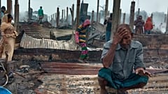  fire raced through a sprawling Rohingya refugee camp in southern Bangladesh on Thursday, destroying hundreds of homes, officials said. 