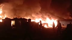 آتش‌سوزی در یکی از اردوگاه‌های روهنگیا در بنگلادش هزاران نفر را بی‌خانمان کرد