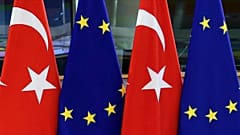 Türkiye ve AB bayrakları