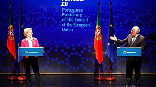 Η πρόεδρος της Ευρωπαϊκής Επιτροπής Ούρσουλα φον ντερ Λάιεν, και ο πρωθυπουργός της Πορτογαλίας, Αντόνιο Κόστα