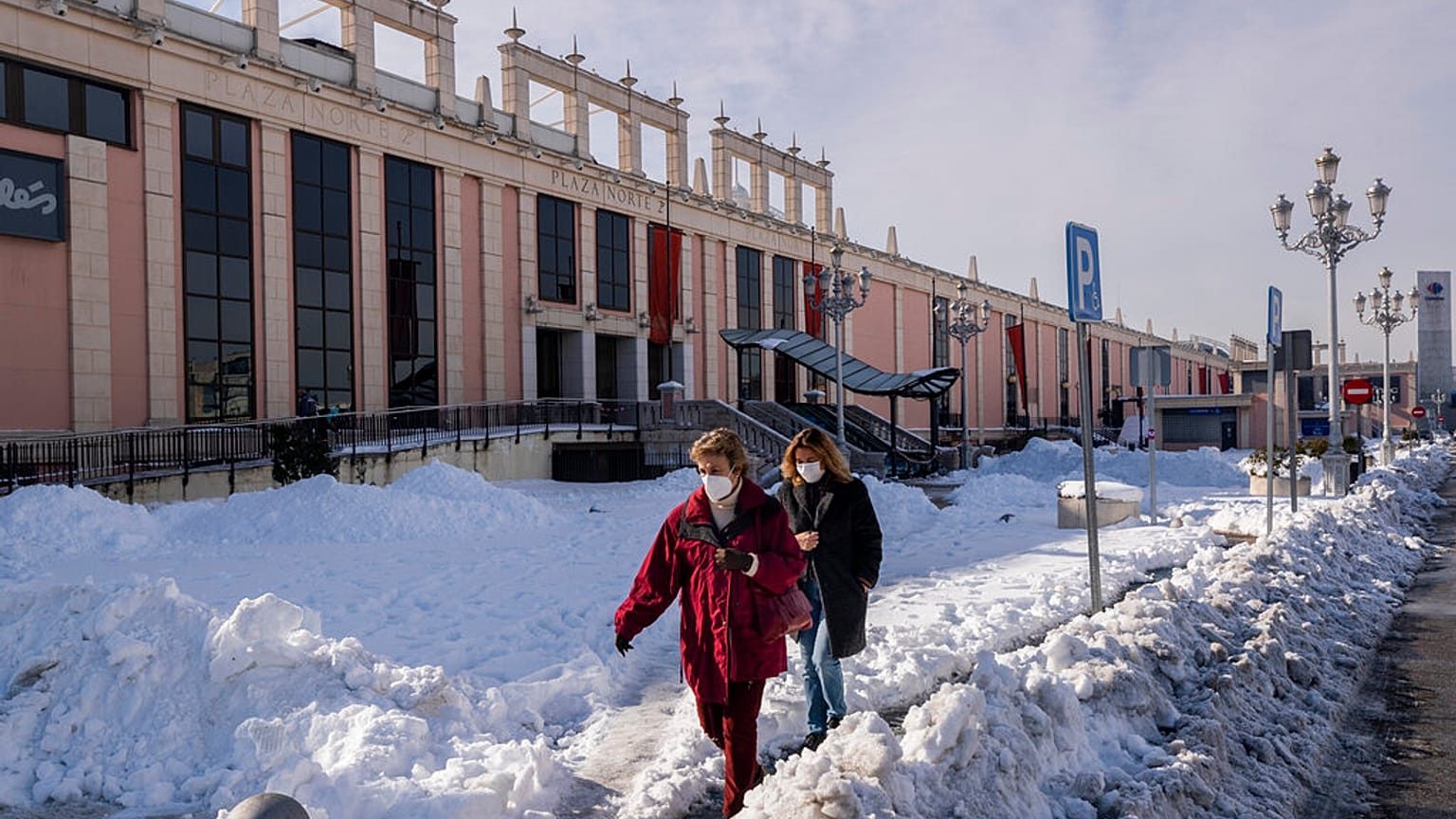 Madrid sigue colapsada una semana después de la gran nevada que descargó Filomena