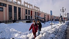 Madrid sigue colapsada una semana después de la gran nevada que descargó Filomena