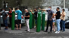 Lange Schlangen vor Krankenhäusern: Sauerstoffknappheit in Manaus