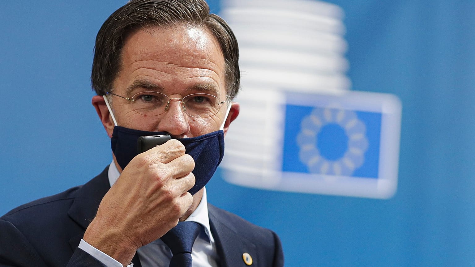 La dimisión en bloque del Gobierno de Rutte no mancha su popularidad para los próximos comicios