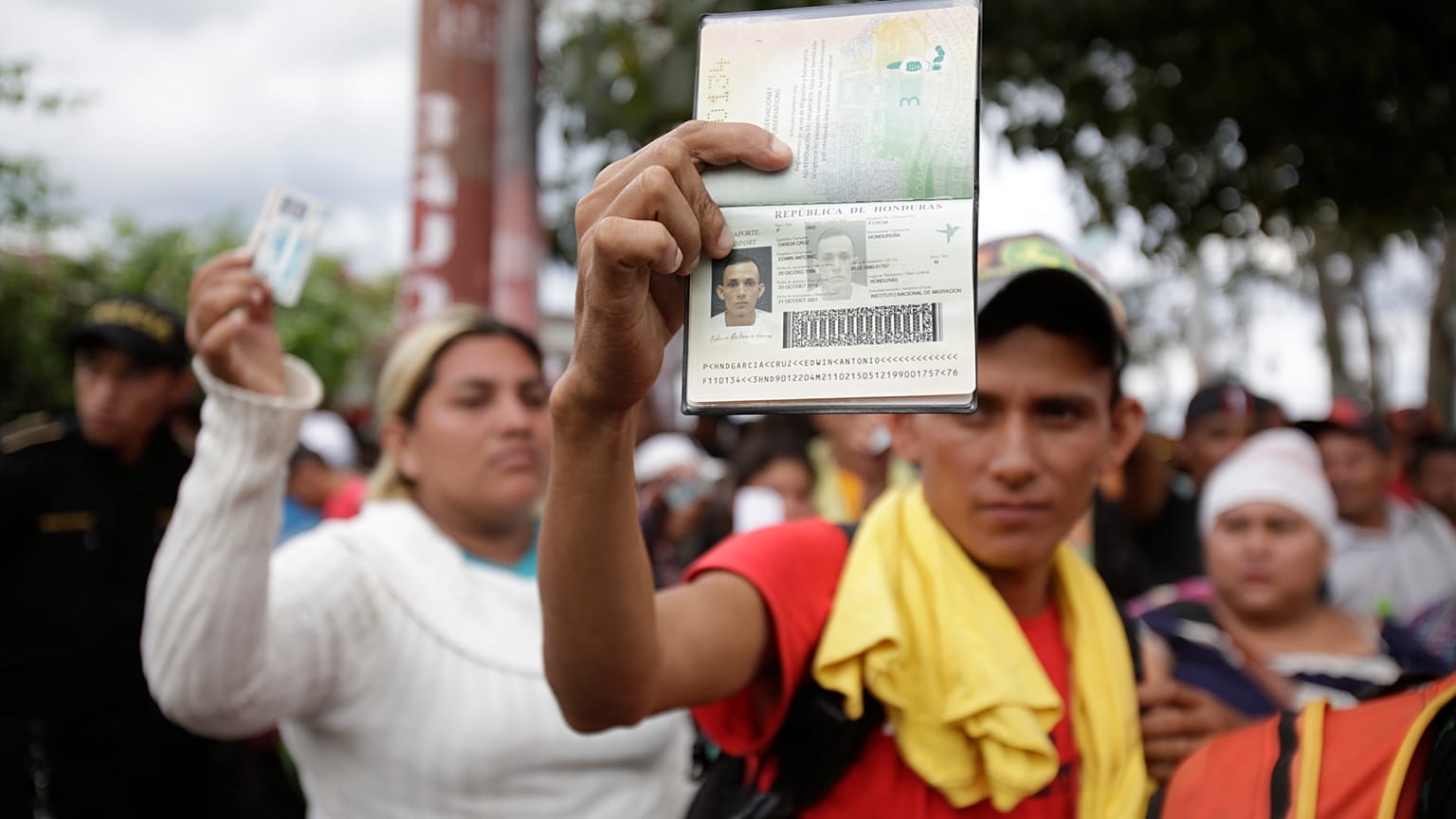 Honduras-Guetamala sınırındaki göçmenler