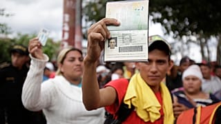 Honduras-Guetamala sınırındaki göçmenler