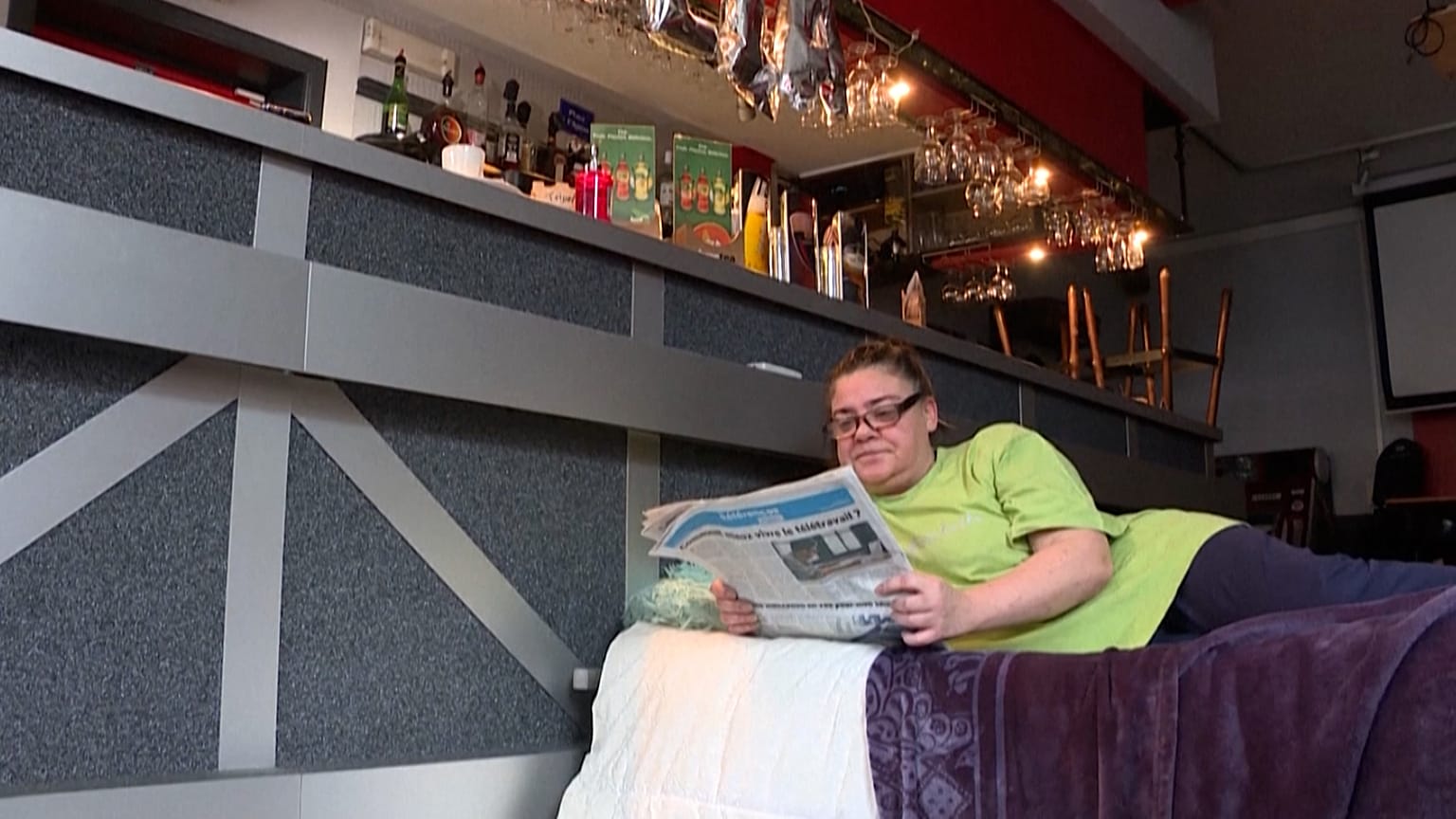 Belgio: dorme nel suo bar per protesta contro le chiusure