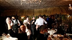 Ein Restaurant in Mailand am Freitagabend