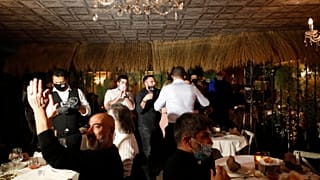 Ein Restaurant in Mailand am Freitagabend