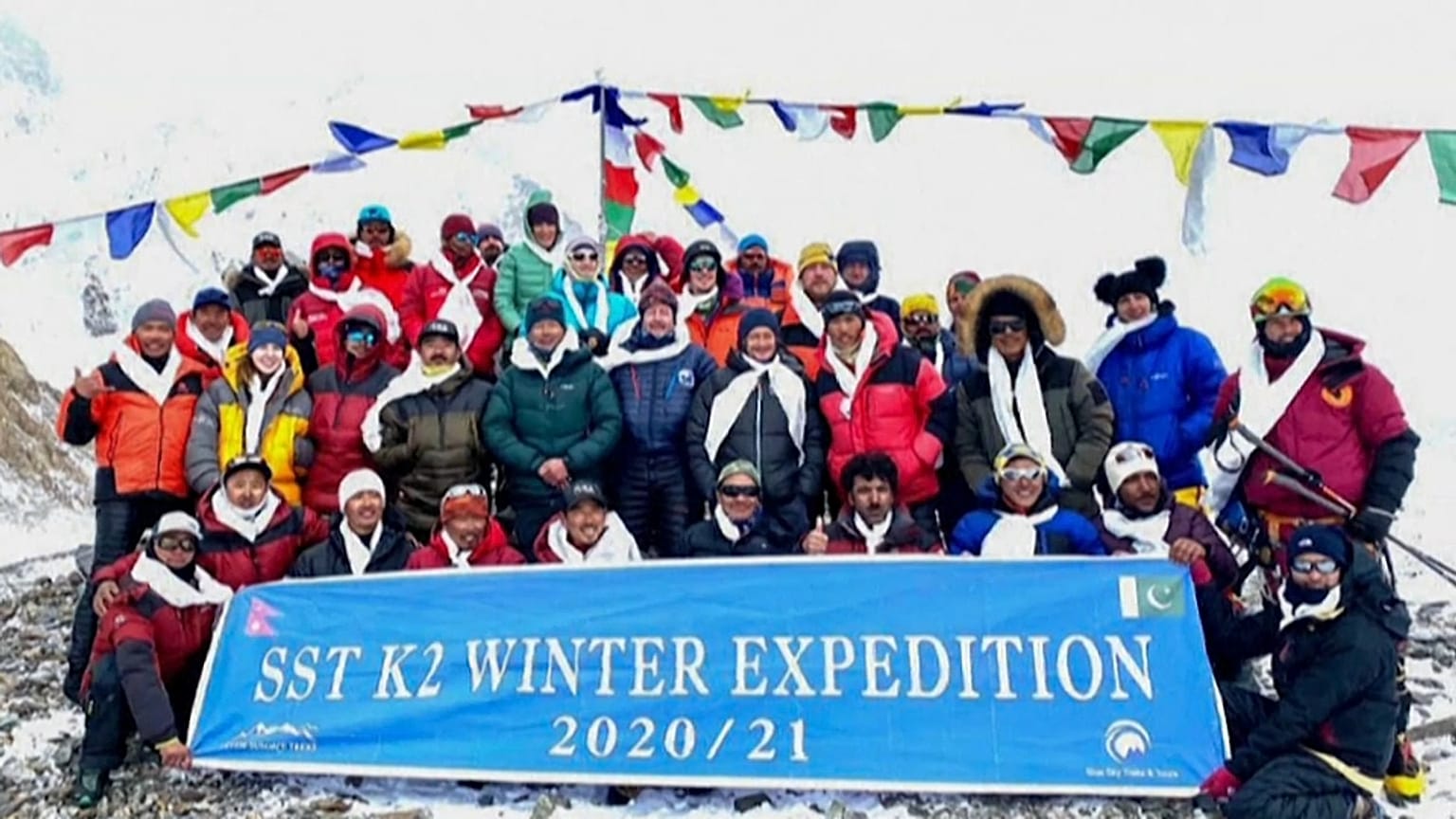 Tíz nepáli serpa télen hódította meg a K2-t, és ezzel beírta magát a történelembe