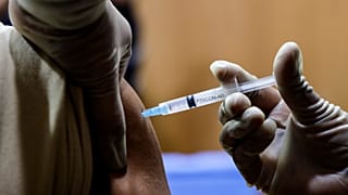 España y otros países europeos comienzan a aplicar la segunda dosis de la vacuna