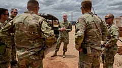 Amerikan askeri personeli Somali ordusunun özel kuvvetlerine terörle mücadele eğitimi veriyordu